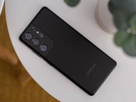 Samsung und Motorola ziehen nach: Weitere Handys erhalten Android 15