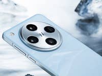 Oppo Find X8 Pro-Smartphone mit blauer Oberfläche und kreisförmigem Kameramodul mit drei Linsen.