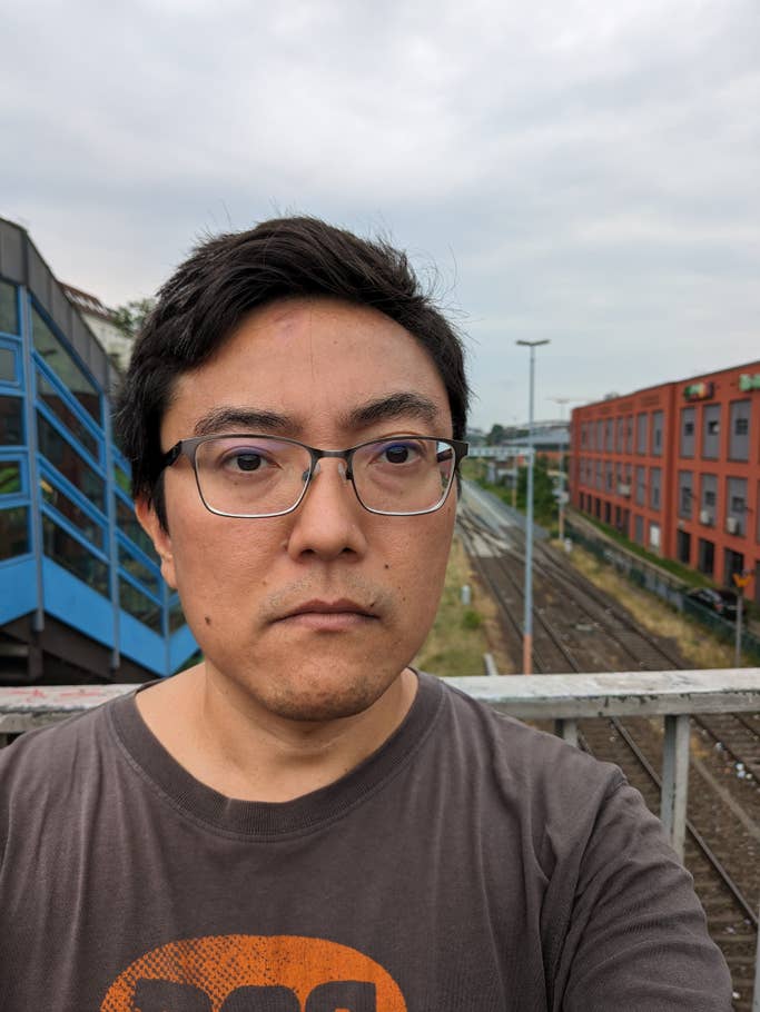 Google Pixel Fold: Selfie mit der Hauptkamera