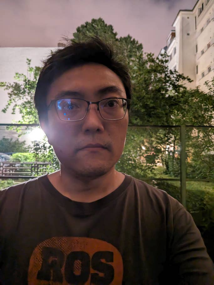 Google Pixel Fold: Selfie mit der Hauptkamera – Nachtmodus an