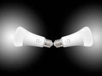 Philips Hue E27 White leuchtet auf zwei Seiten