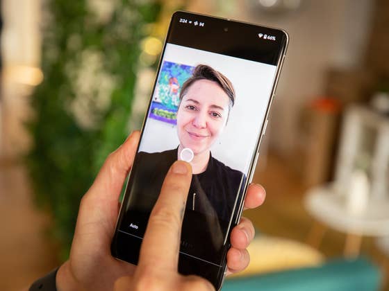 Google Pixel 7: So knipst Ihr mit Portrait Light tolle Portraits