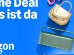 Bunte Artikel für die Amazon Prime Deal Days auf blauem Hintergrund mit dem Text 'Prime Deal Days ist da'.