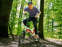 Redakteur Ben auf dem Rover FFR 701