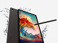Samsung Galaxy Tab S9 mit Wasserspritzern und buntem Bildschirm sowie S-Pen