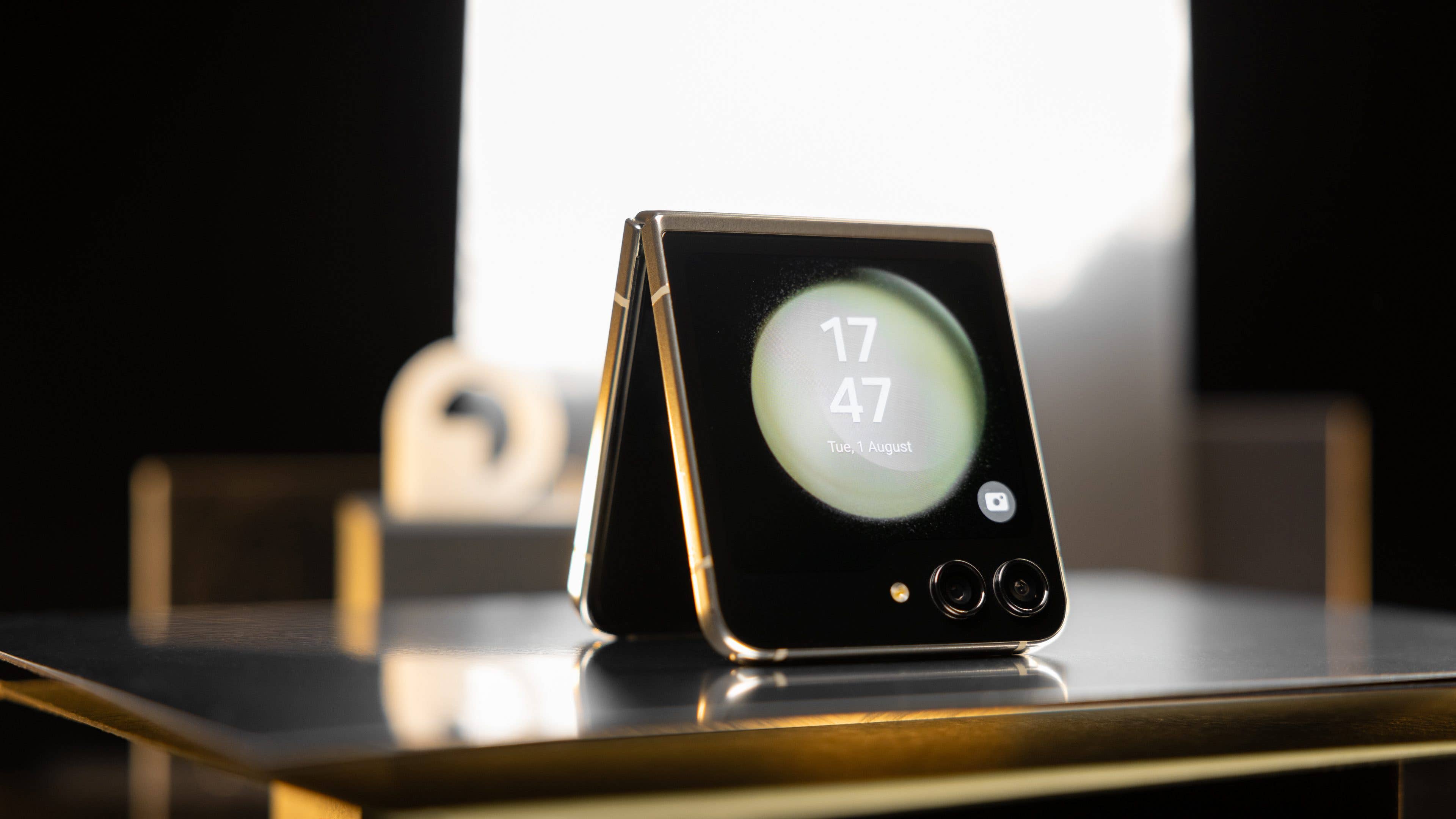 Samsung Galaxy Z Flip 5 Samsung Galaxy Z Flip 5