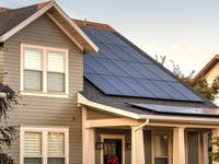 PV-Anlage auf Hausdach, Stromsparen