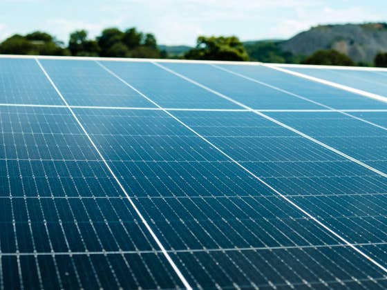 Genial einfach: Mit diesem simplen Hilfsmittel steigert Ihr den Ertrag Eures Solarmoduls deutlich