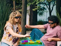 Snapchat Spectacles 5 Produktbild mit Menschen