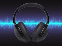 Schwarze Kopfhörer mit einer blauen Schallwelle im Hintergrund.