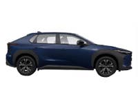 Toyota_bZ4X_seitlich_blau