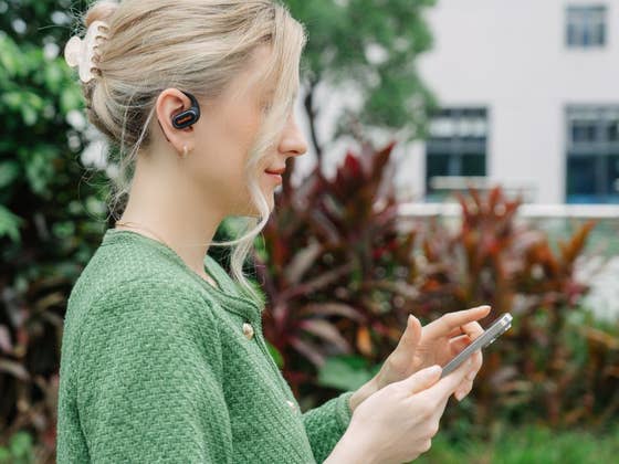 Weltneuheit: Diese 2-in-1-Kopfhörer lösen nerviges Problem