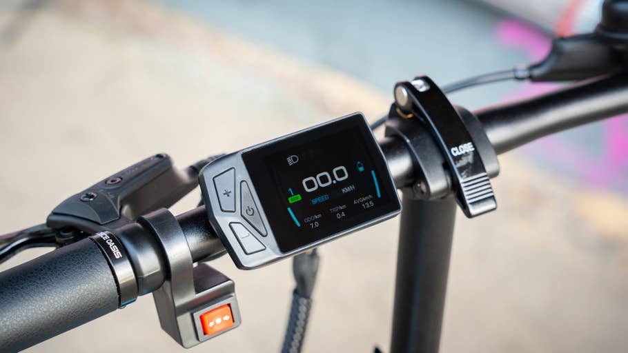 Der Bordcomputer des Ado Air 20 Ultra