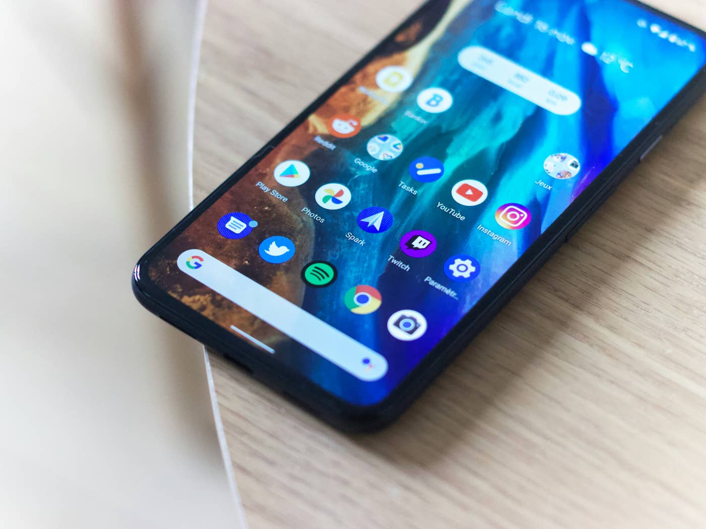 Ein Google Pixel Smartphone mit Android