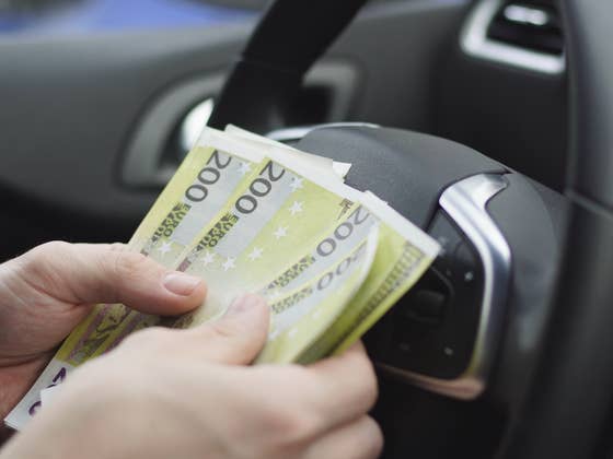 Schlechte Nachrichten: Autofahren wird wieder teurer