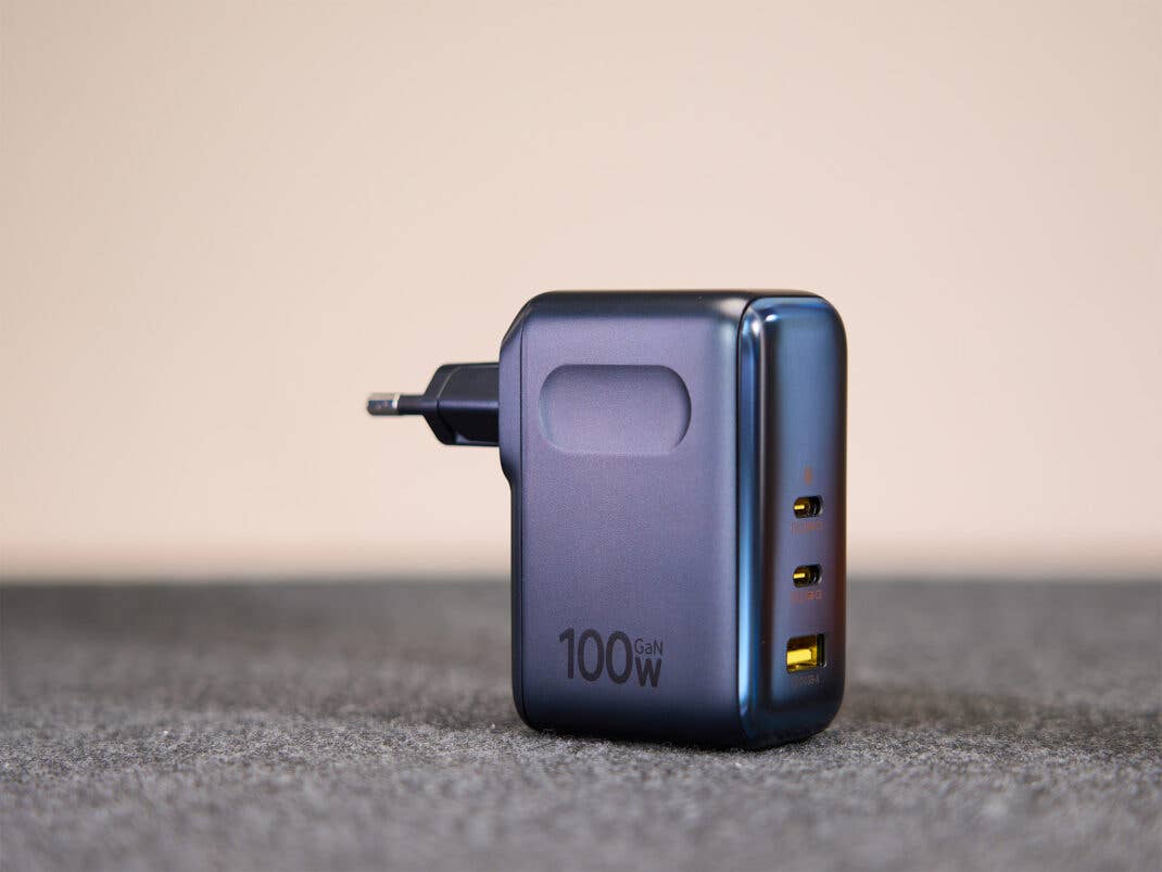 Baseus AE21 Schnellladegerät Rückansicht