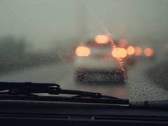 Bei E-Autos gelogen? Razzia bei VW, Tesla und Co.