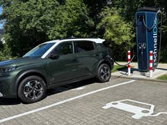 Citroën e-C3 Aircross im Test an einer Ladesäule