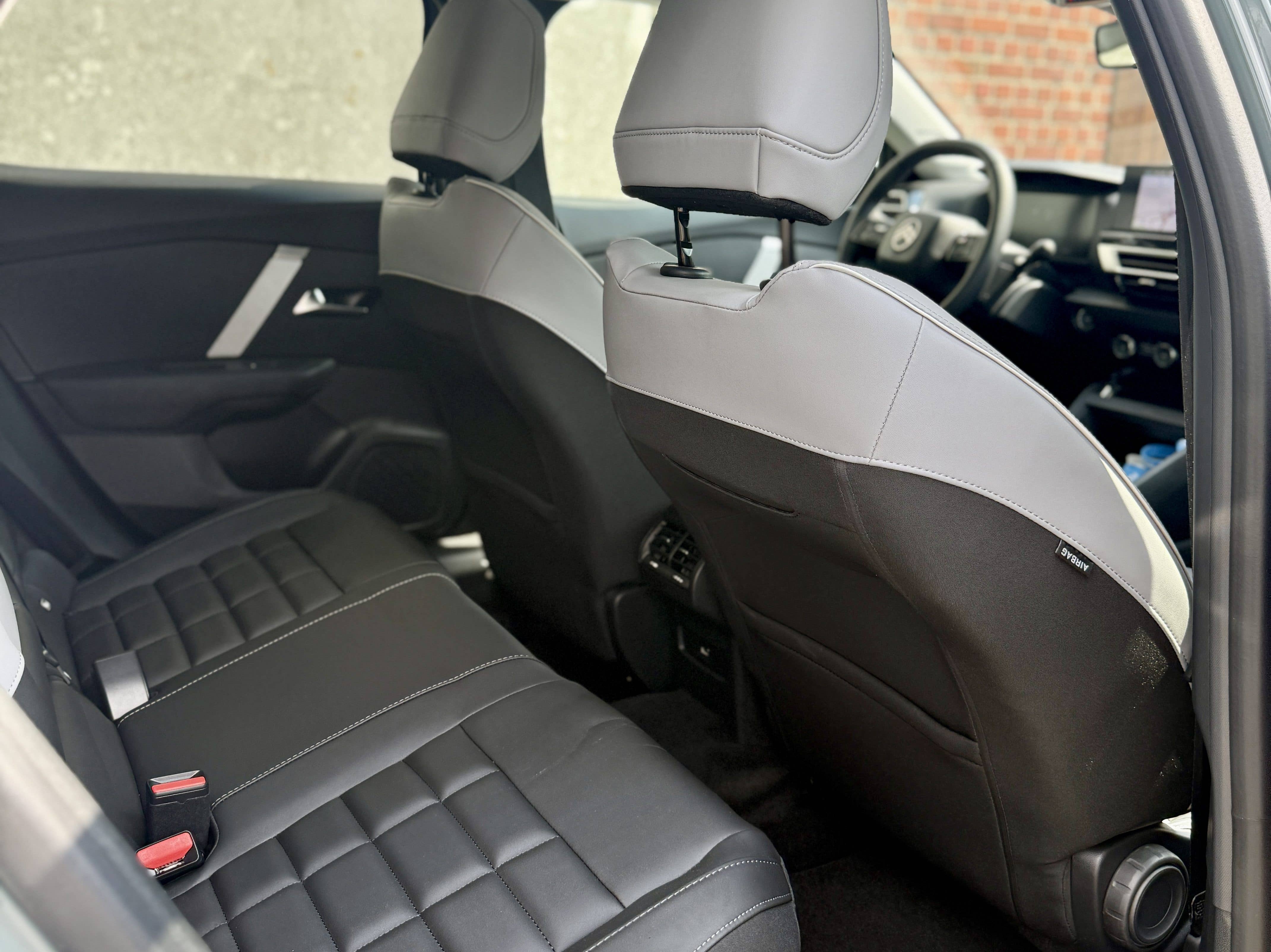 Citroën e-C4 X Sitze im Fond