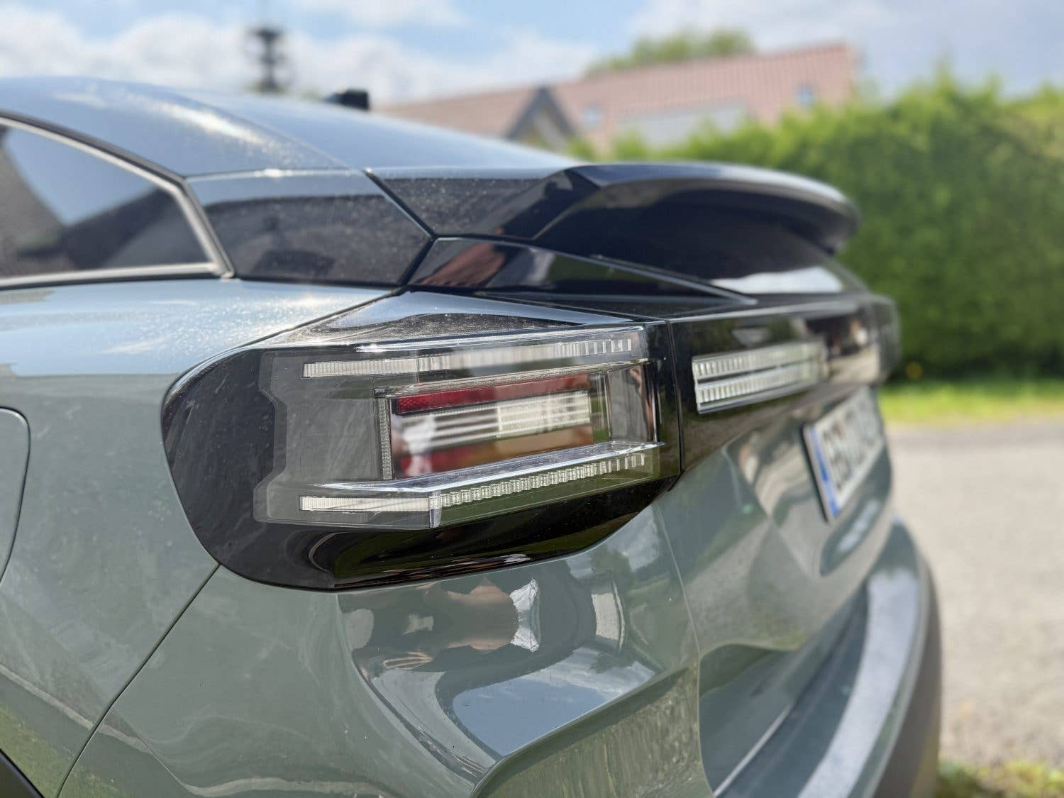 Citroën e-C4 X Spoiler