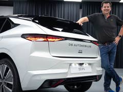 Hayo Lücke am Heck des DS N°4 in Rüsselsheim.