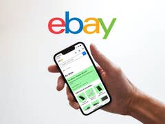 Ein Smartphone, das den Re-Store von eBay zeigt.