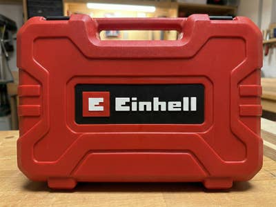 Einhell-Werkzeugkoffer in einer Werkstatt