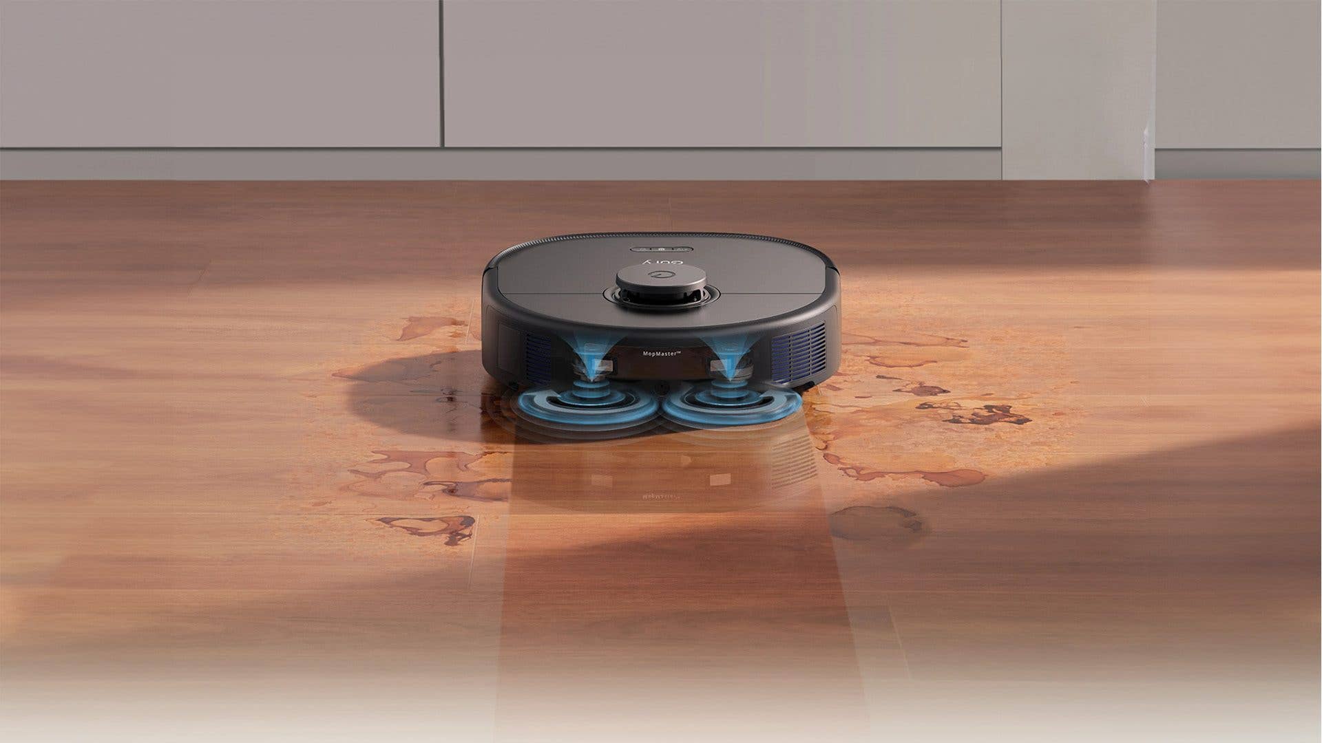 eufy X10 Pro Omni wischt den Boden