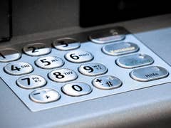 Alle Geldautomaten weg, kein Bargeld mehr: Diese Bank geht drastischen Schritt