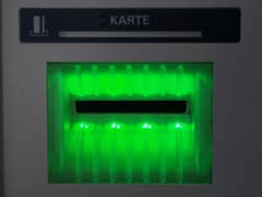 Alle Geldautomaten werden abmontiert: Beliebte Bank mit drastischem Schritt