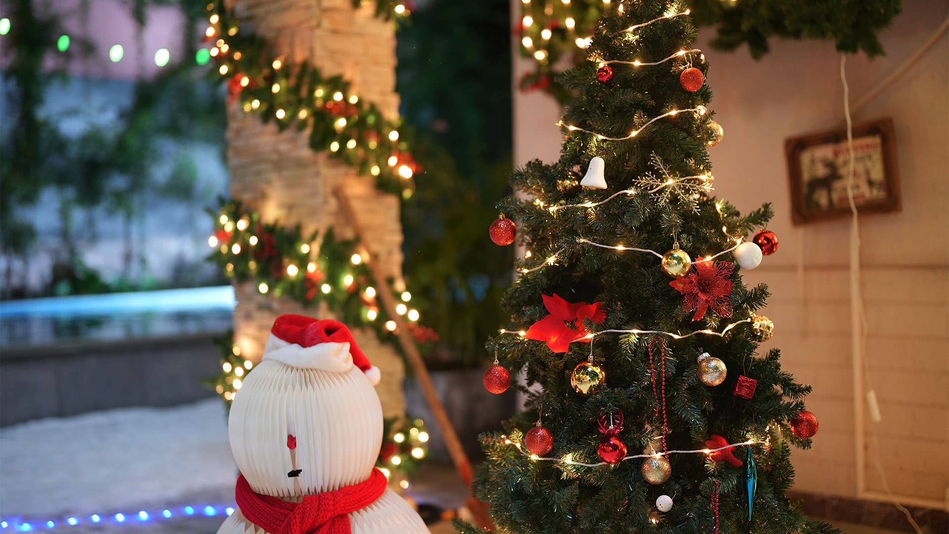 Weihnachtsbaum beleuchtet mit LED-Lichterkette von Govee