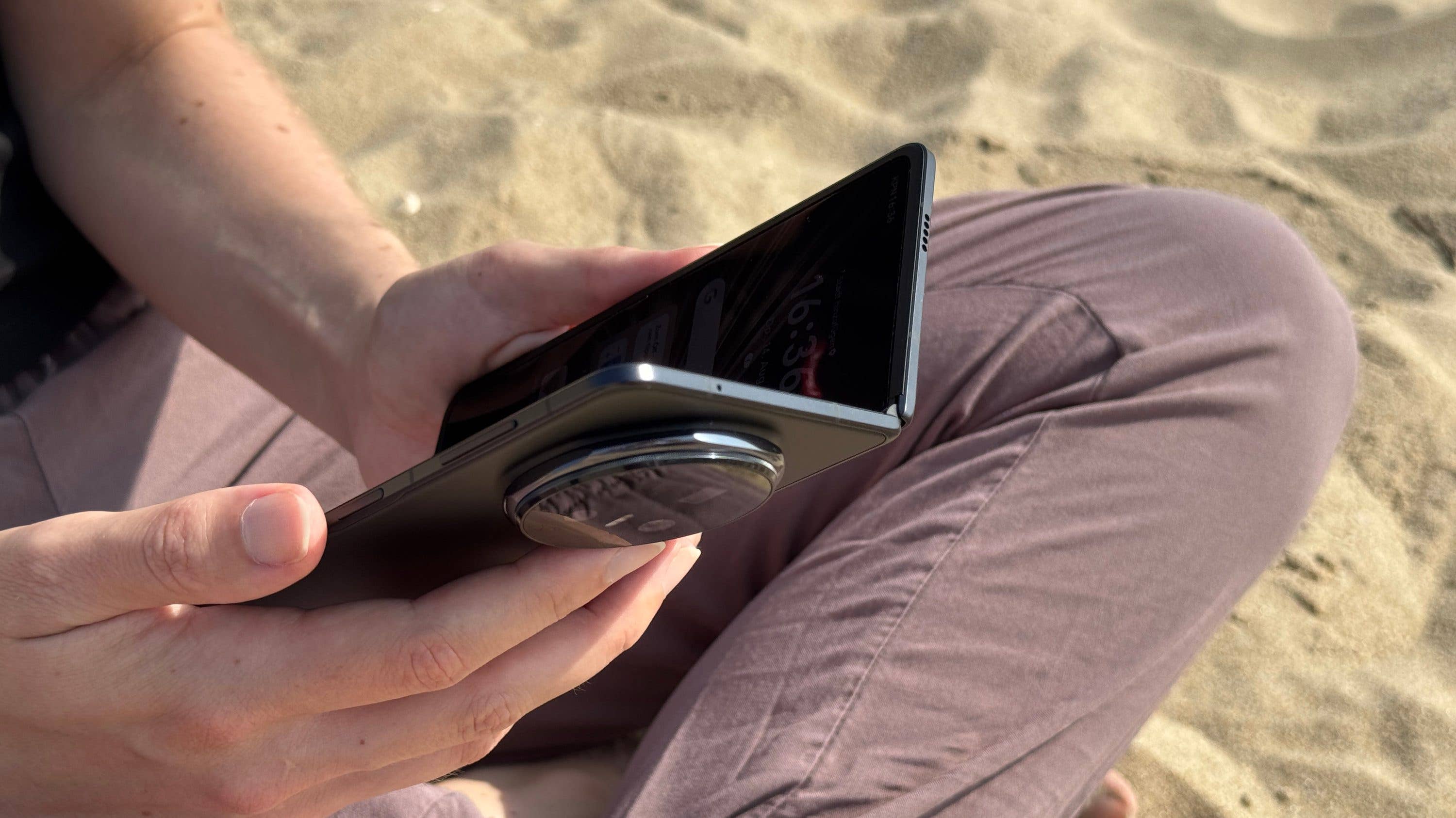 Die Kamera steht deutlich hervor