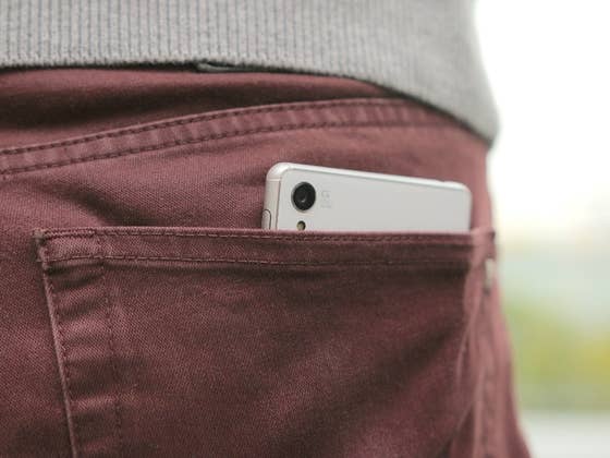 So vermeidest Du Ärger mit Hosentaschenanrufen