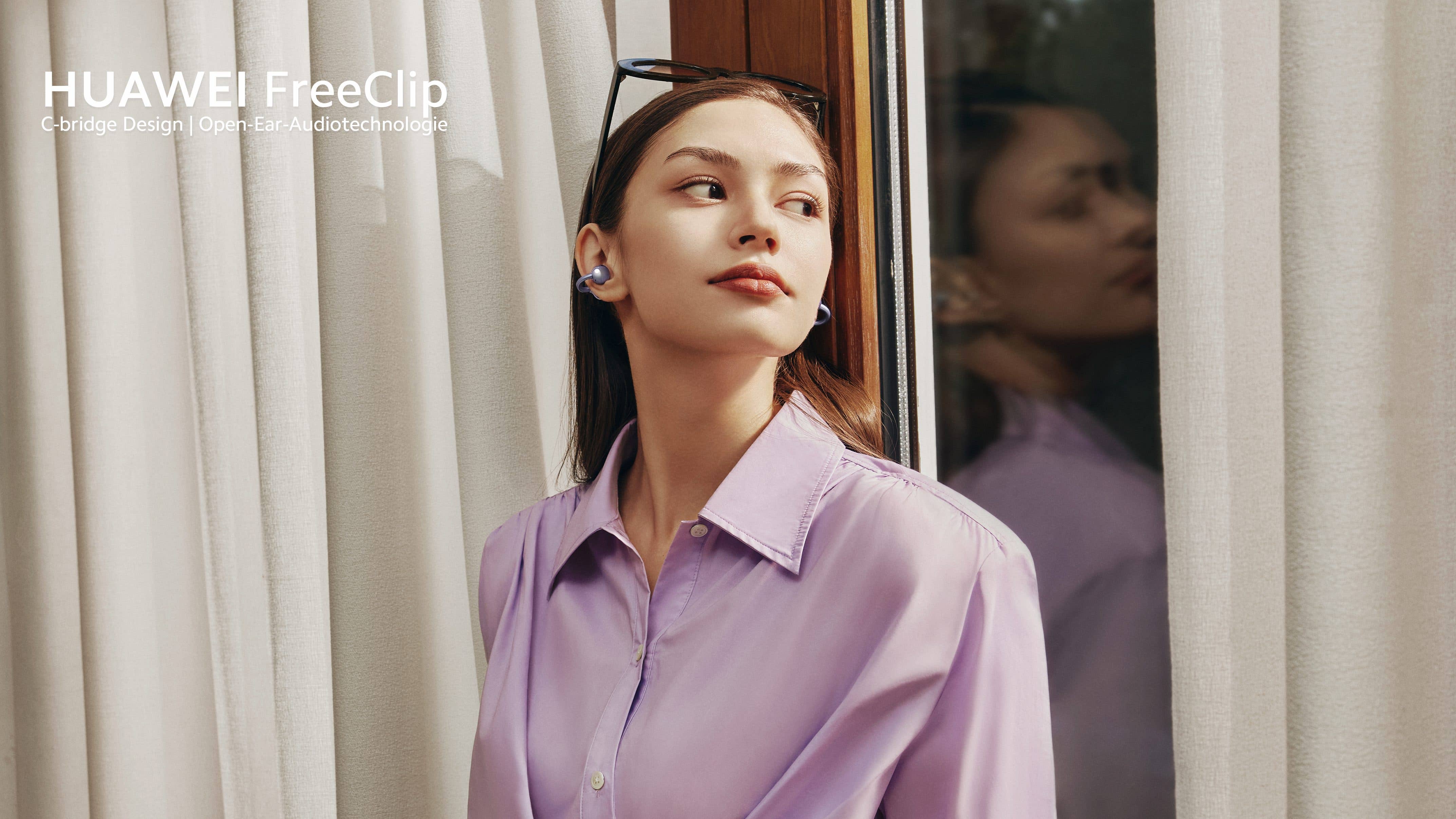 Model mit den Huawei FreeClip