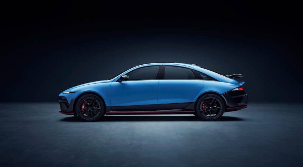 Hyundai IONIQ 6 N in der Seitenansicht.