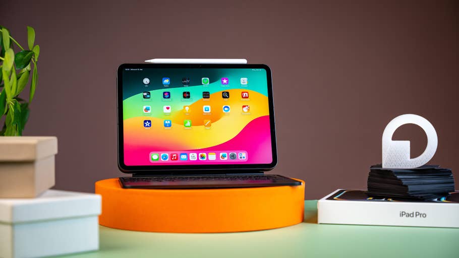 Apple iPad Pro 2024 mit Apple Pencil Pro und Magic Keyboard