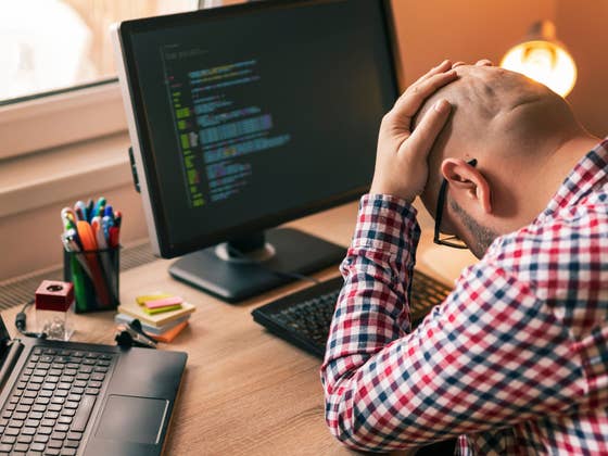 IT-Probleme kosten 49% der Arbeitnehmer bis zu fünf Stunden pro Woche