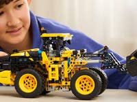 Lego Technic Volvo L120 Electric Radlader