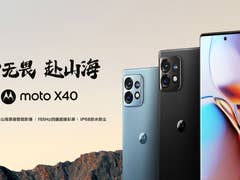 Wir sehen das Moto X40 in beiden Farben von hinten und vorn.