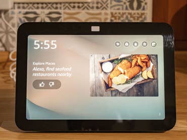 Amazon Echo Show 8 (2023) Widgets auf Display angezeigt