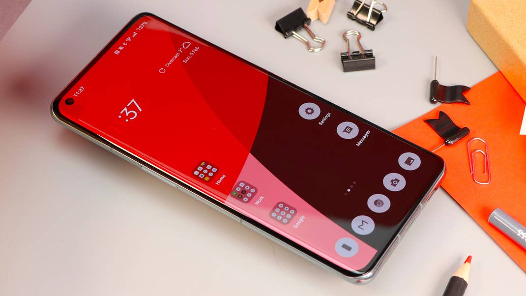 OnePlus präsentiert uns dieses Jahr nur das OnePlus 11 – ganz ohne Pro.. Wir sehen das OnePlus 11 5G (US-Modell)