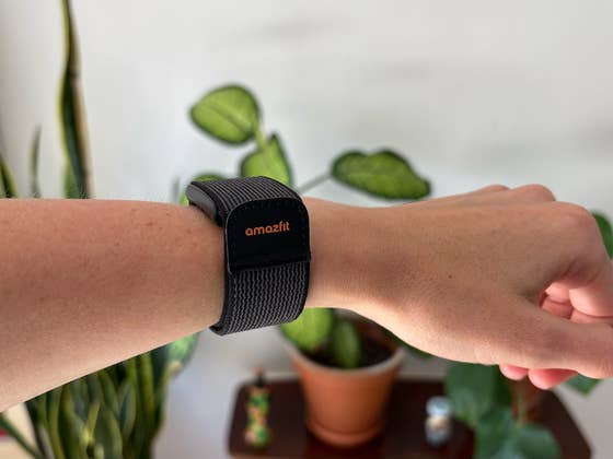 Warum 300 Euro zahlen? Dieses 99-Euro-Wearable trackt Schlaf genauso gut!