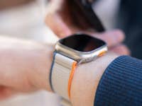 Apple Watch Ultra 2 am Arm getragen