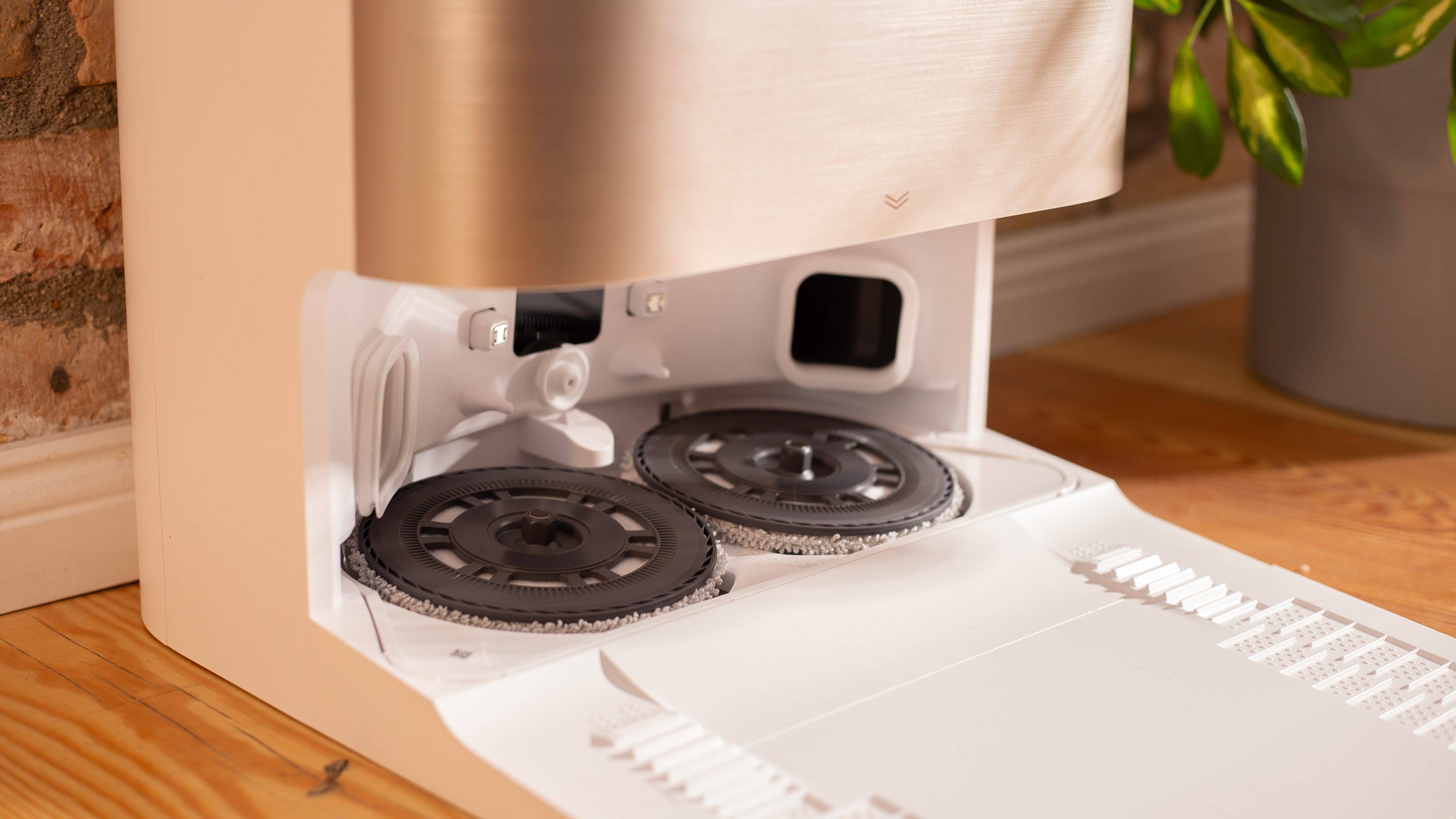 Dreame X40 Ultra Station mit Wischmopps