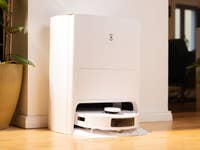 Ecovacs Deebot T20e Omni in der Station