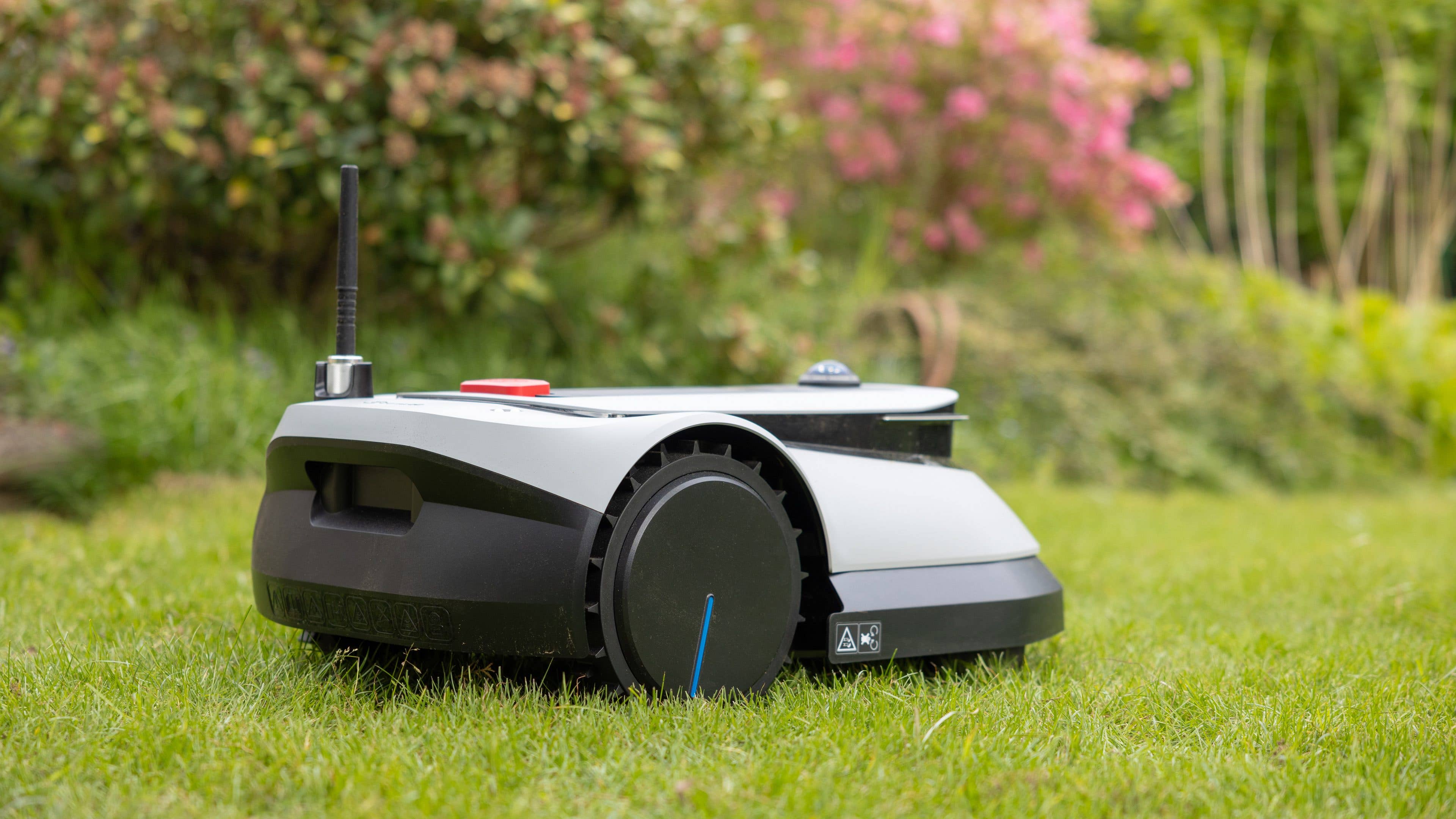 Ecovacs Goat G1-800 von der Seite