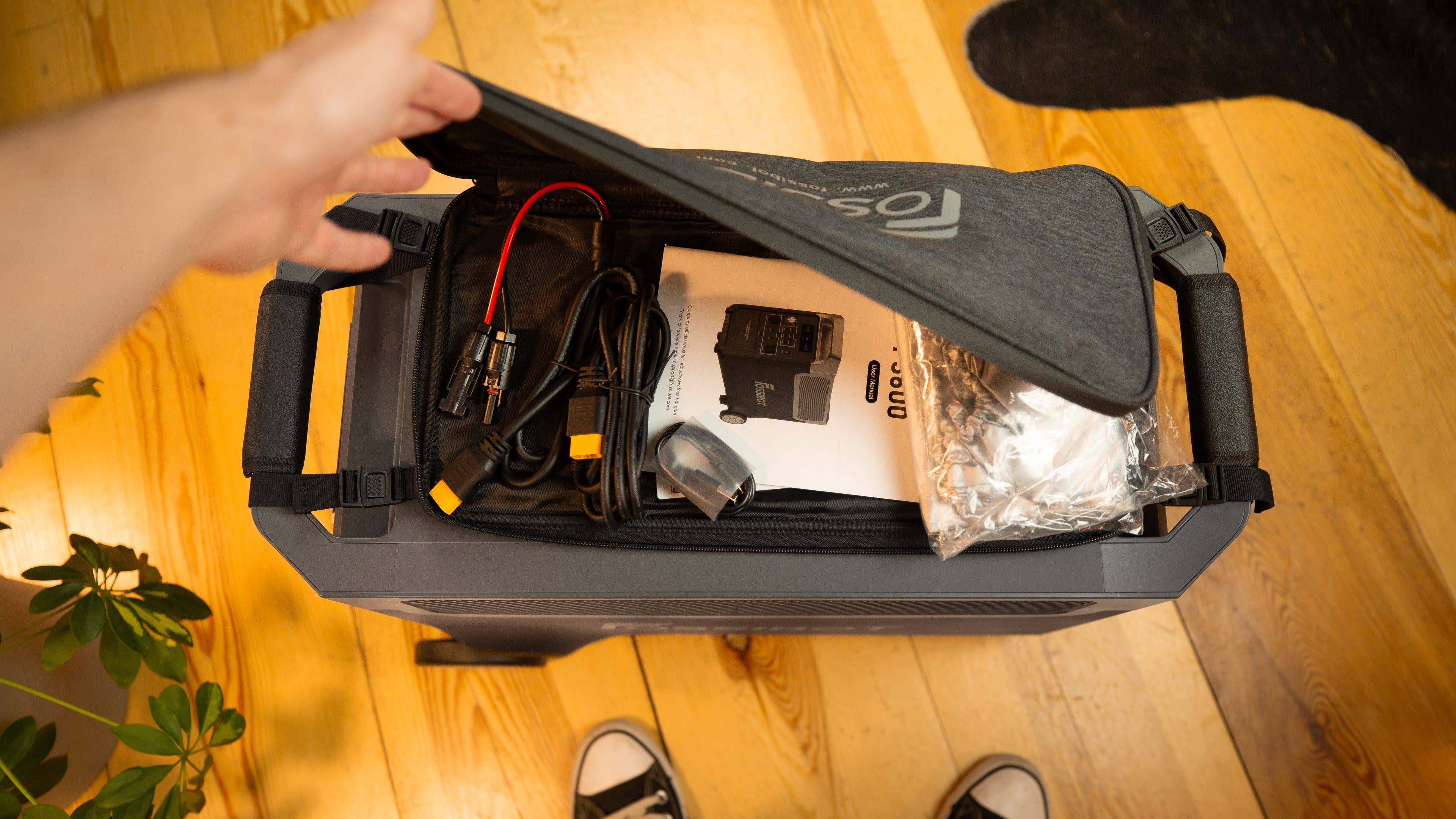 Fossibot F3600 Beutel mit Kabel