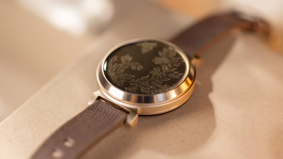 Garmin Lily 2 Classic: Display in der Nahaufnahme