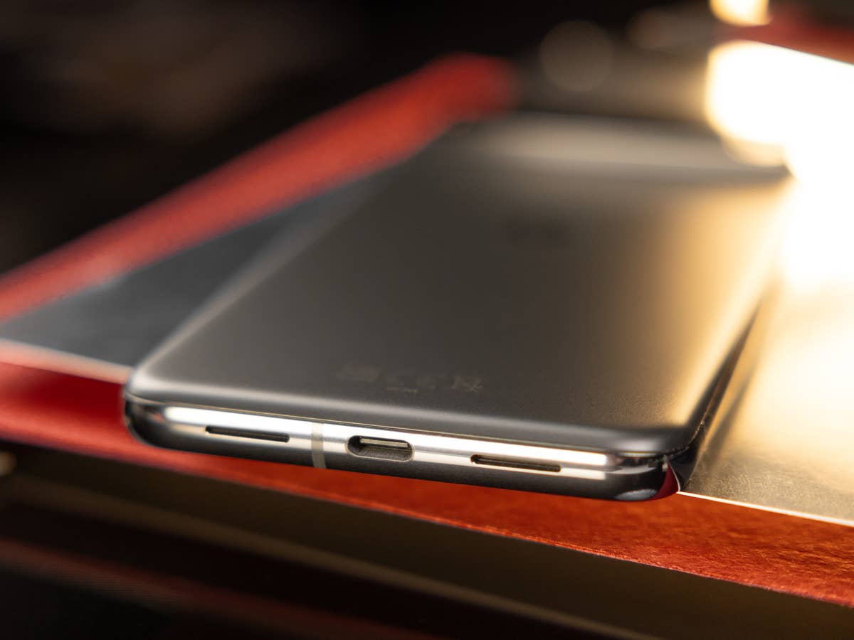 Das Google Pixel 8 Pro erhält mit dem ersten Update USB-Lossless-Audio. Google Pixel 8 Pro