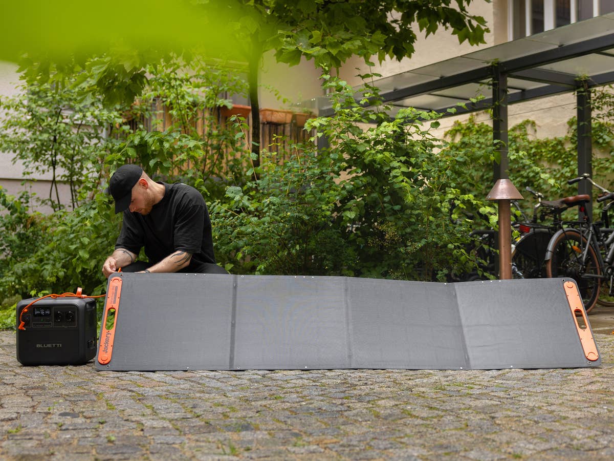 Jackery SolarSaga 200 von vorne